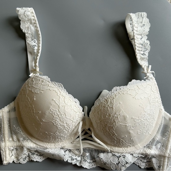 NEW Seamless White Lace Sculpting Bra - Picture 8 of 10
